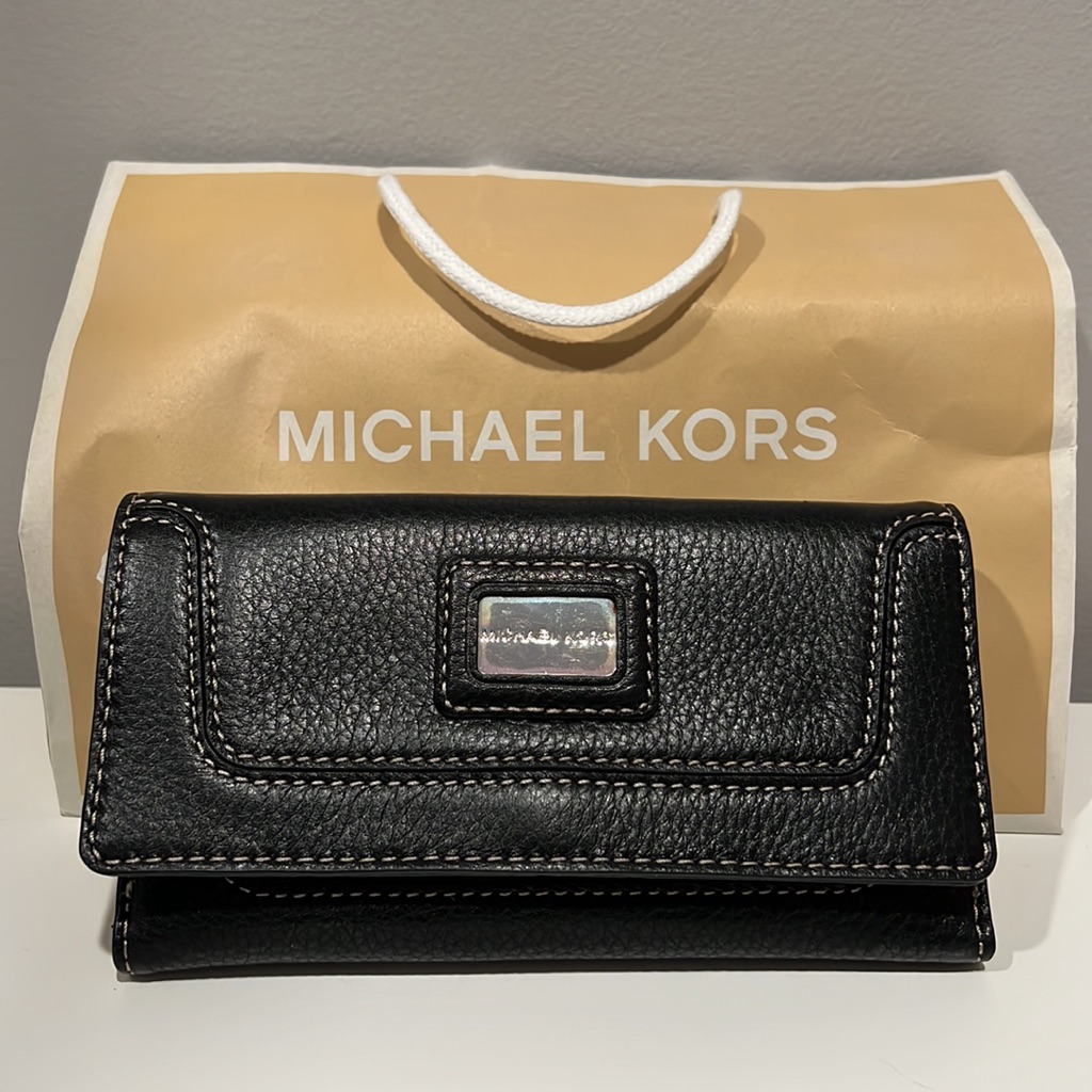 Nwt- Michael Kors Brookville Black Carryall Wallet